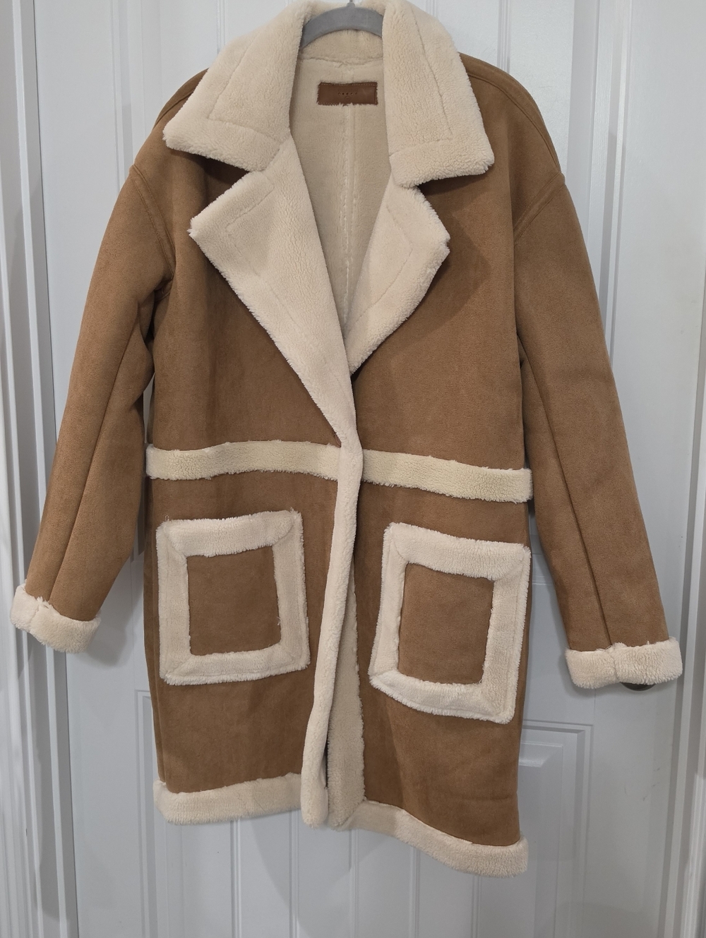 Blank NYC Feels Natural Tan Faux Fur Coat Size Medium - Picture 4 of 16
